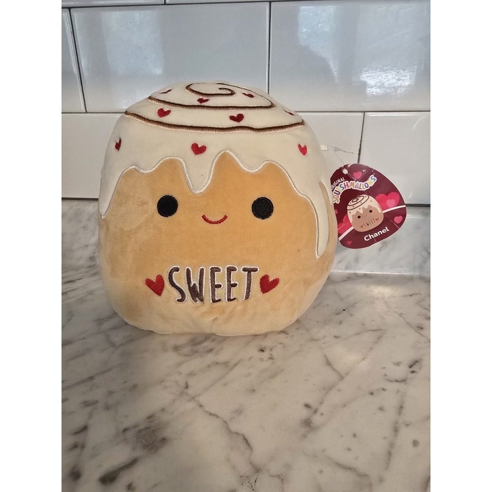 Squishmallow 8" Chanel Cinnamon Bun Hearts Valentines Day Exclusive RARE NEW